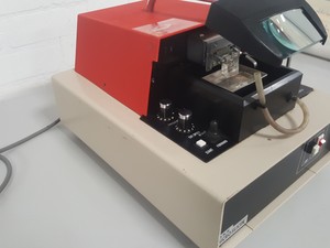 Thumbnail image of D.S.K DTK-1000 Microslicer Vibrating Blade Microtome Tissue Slicers Lab