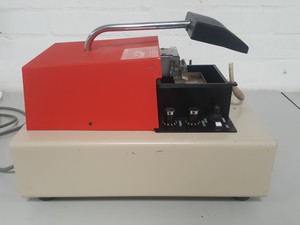 Thumbnail image of D.S.K DTK-1000 Microslicer Vibrating Blade Microtome Tissue Slicers Lab