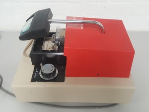 Thumbnail image of D.S.K DTK-1000 Microslicer Vibrating Blade Microtome Tissue Slicers Lab