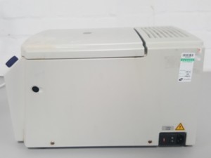 Thumbnail image of Eppendorf 5415R Bench-Top Refrigerated Centrifuge + Rotor (Spares & Repairs)