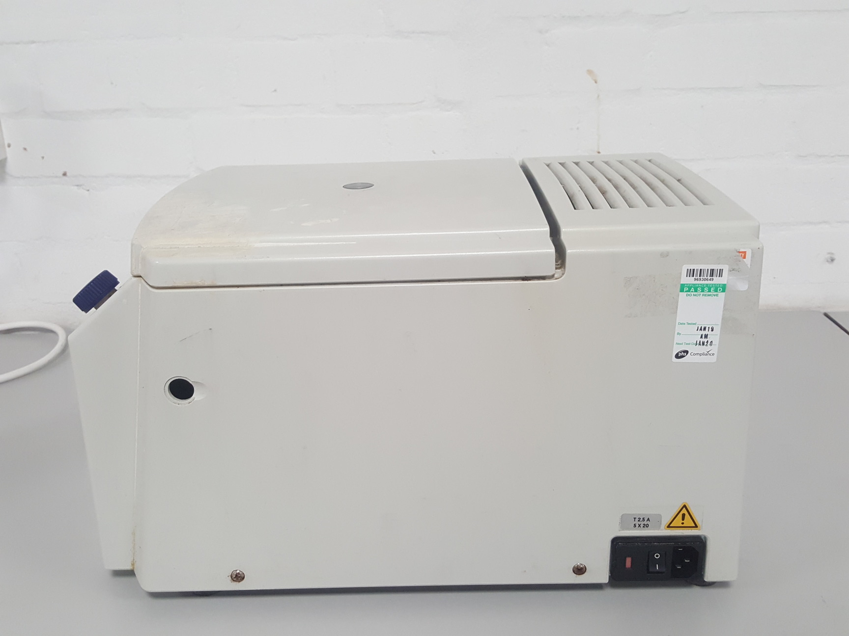 Image of Eppendorf 5415R Bench-Top Refrigerated Centrifuge + Rotor (Spares & Repairs)