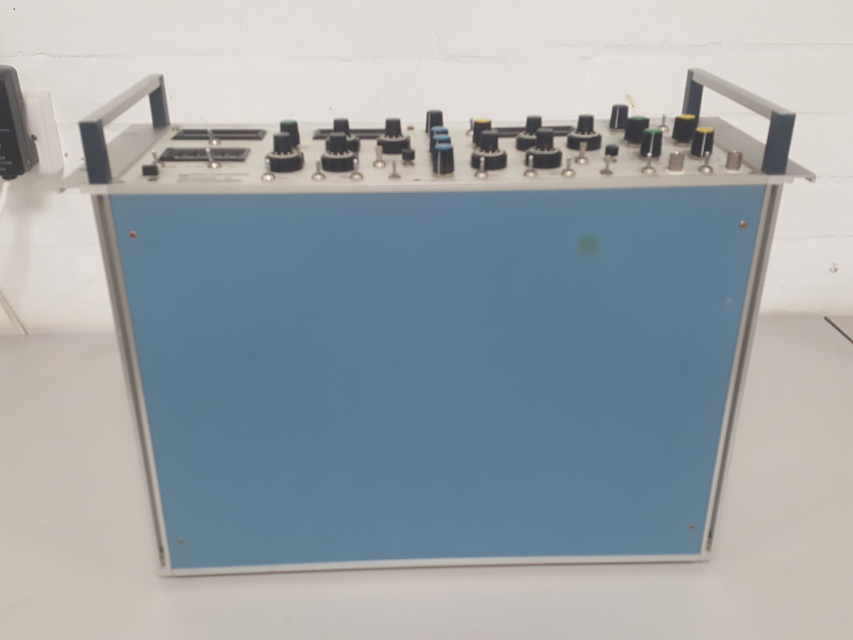 Image of Axon Instruments Axoprobe-1A Multi-Purpose Microelectrode Amplifier Lab