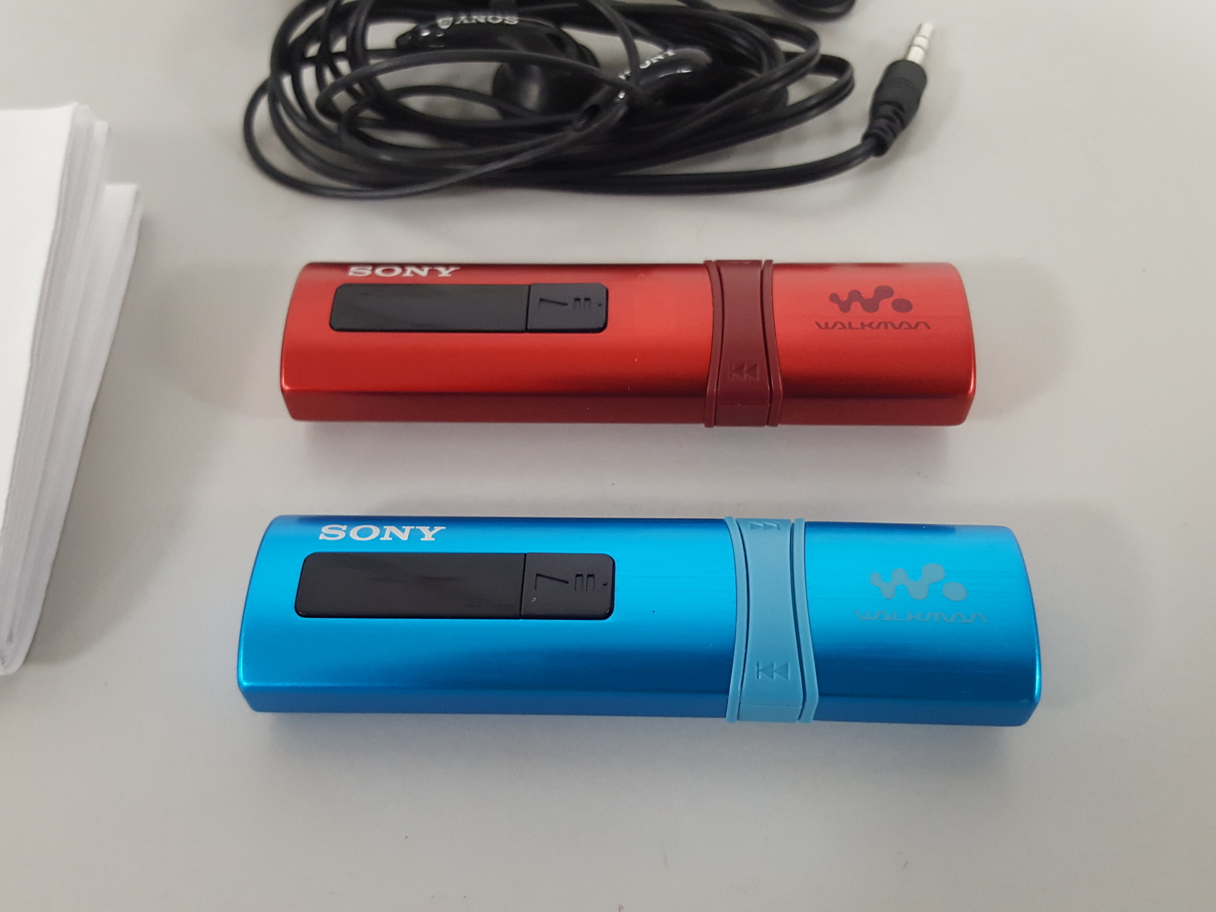 Image of 2x Sony Walkman NWZ-B183 With Built-in USB Mp3 Players Red & Blue Music