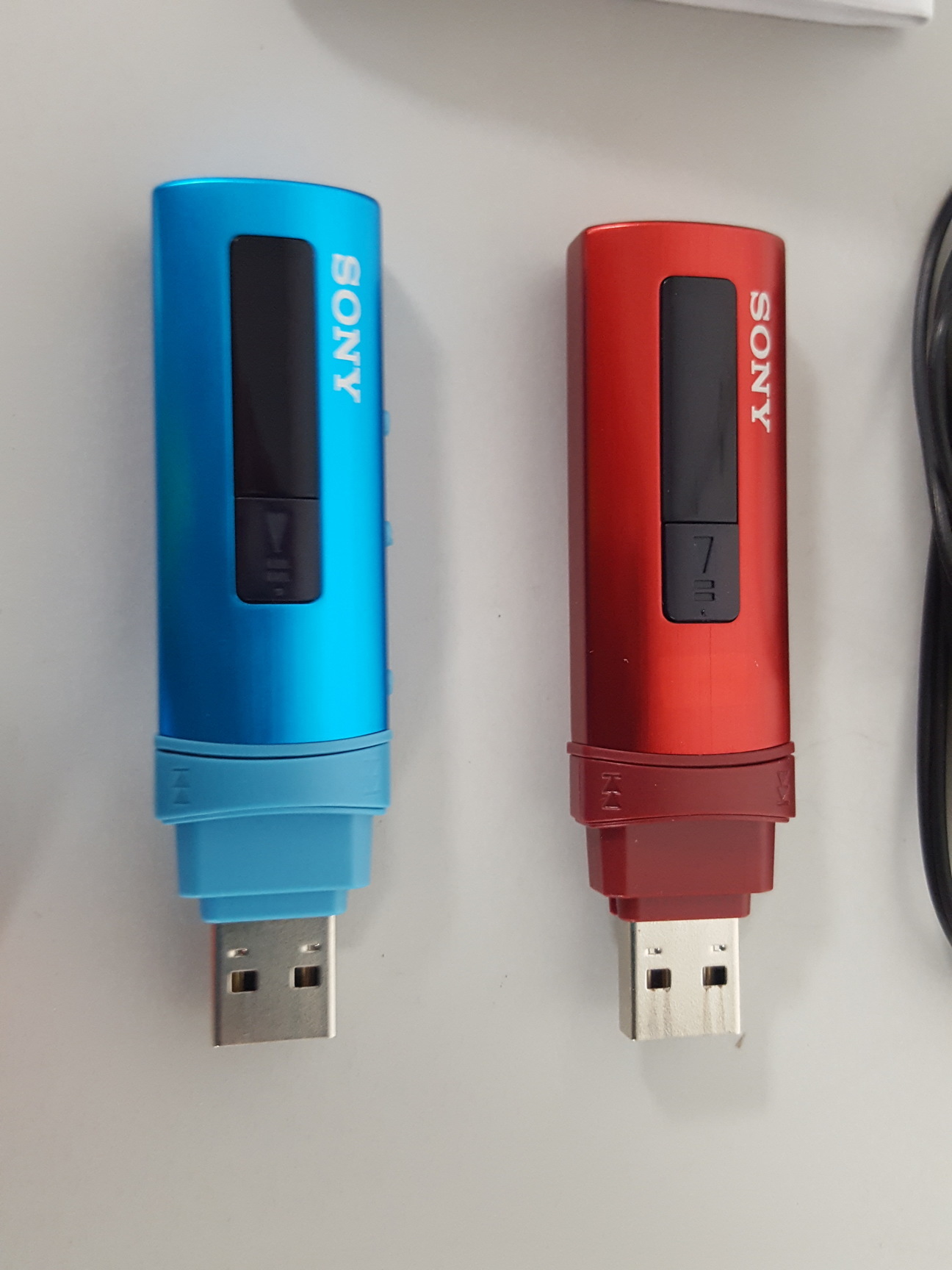 Image of 2x Sony Walkman NWZ-B183 With Built-in USB Mp3 Players Red & Blue Music