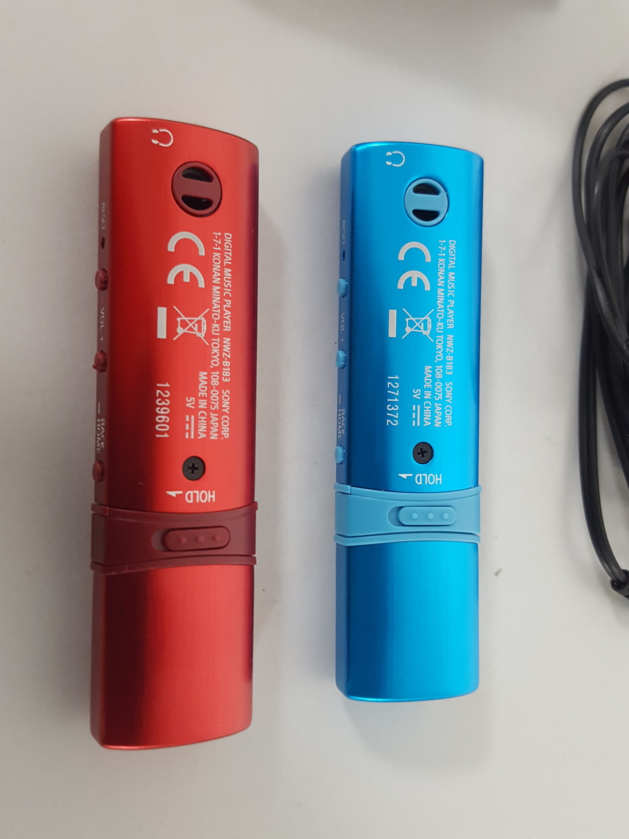 Image of 2x Sony Walkman NWZ-B183 With Built-in USB Mp3 Players Red & Blue Music