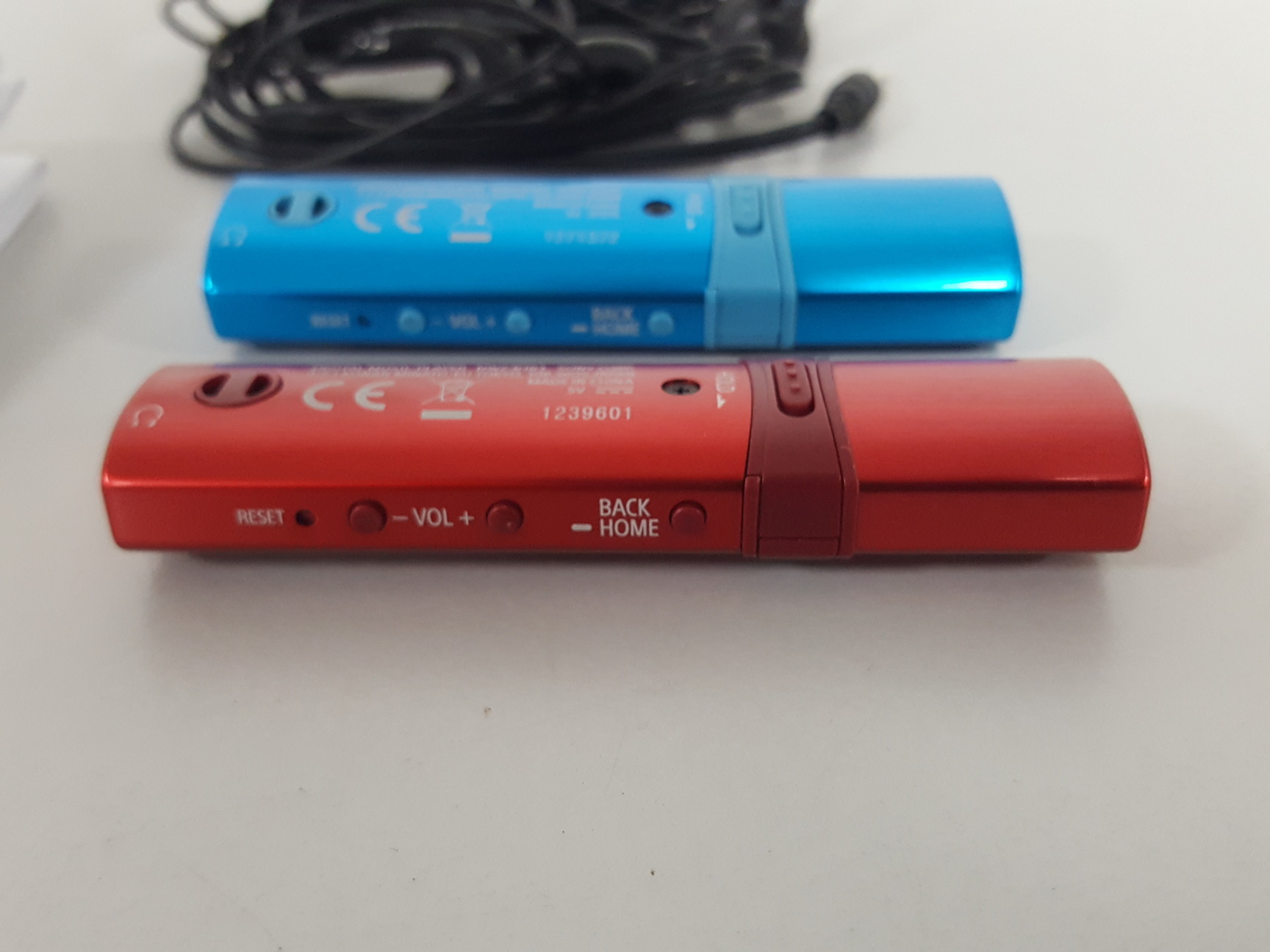 Image of 2x Sony Walkman NWZ-B183 With Built-in USB Mp3 Players Red & Blue Music