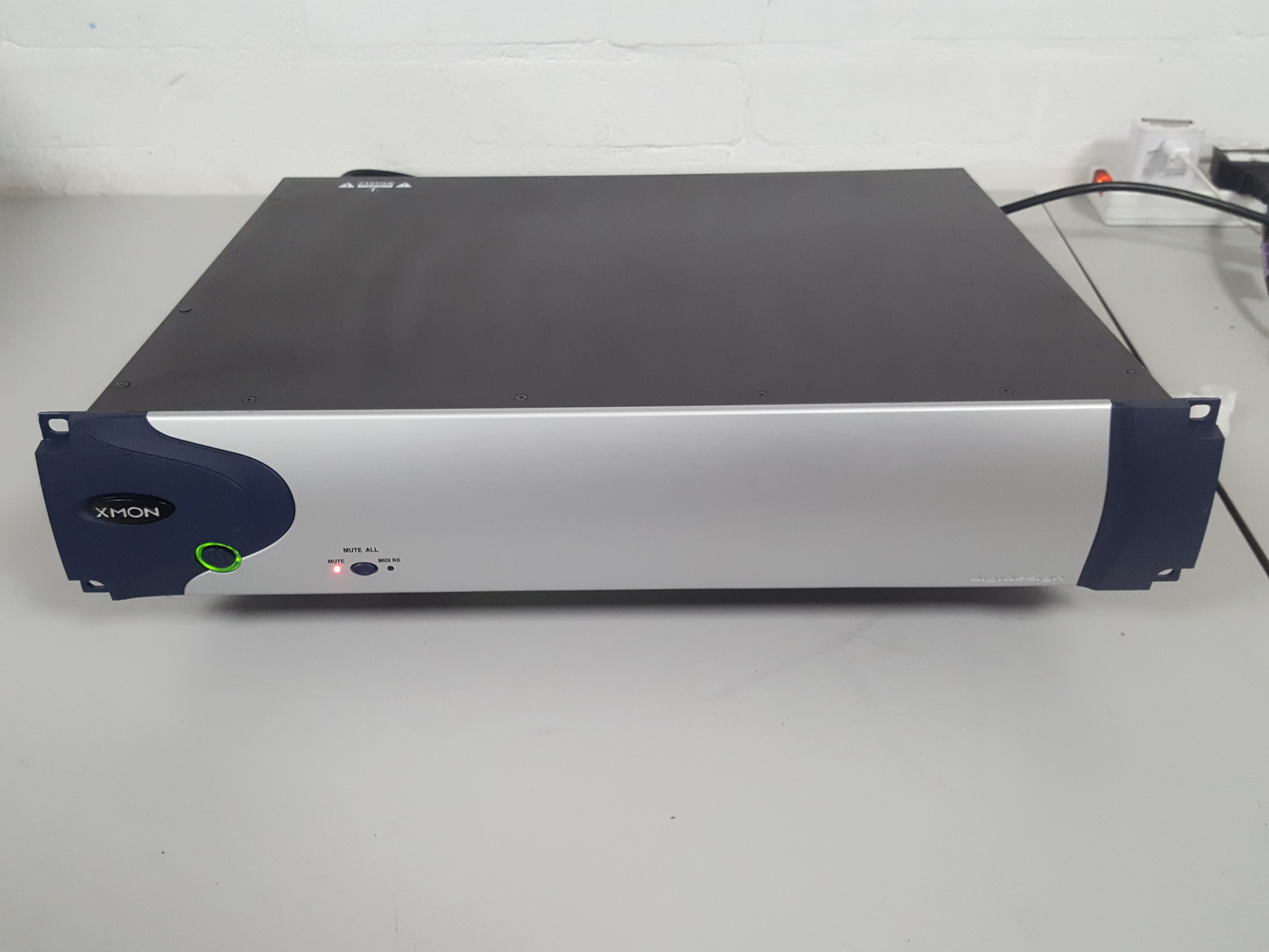 Image of Digidesign XMON 2U Monitoring Controller AV Equipment