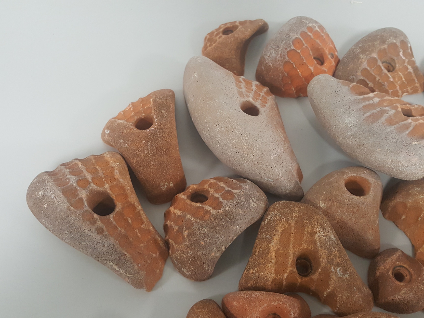 Image of Lot of 25x Orange Bouldering / Rock Climbing Grips Hand / Foot 