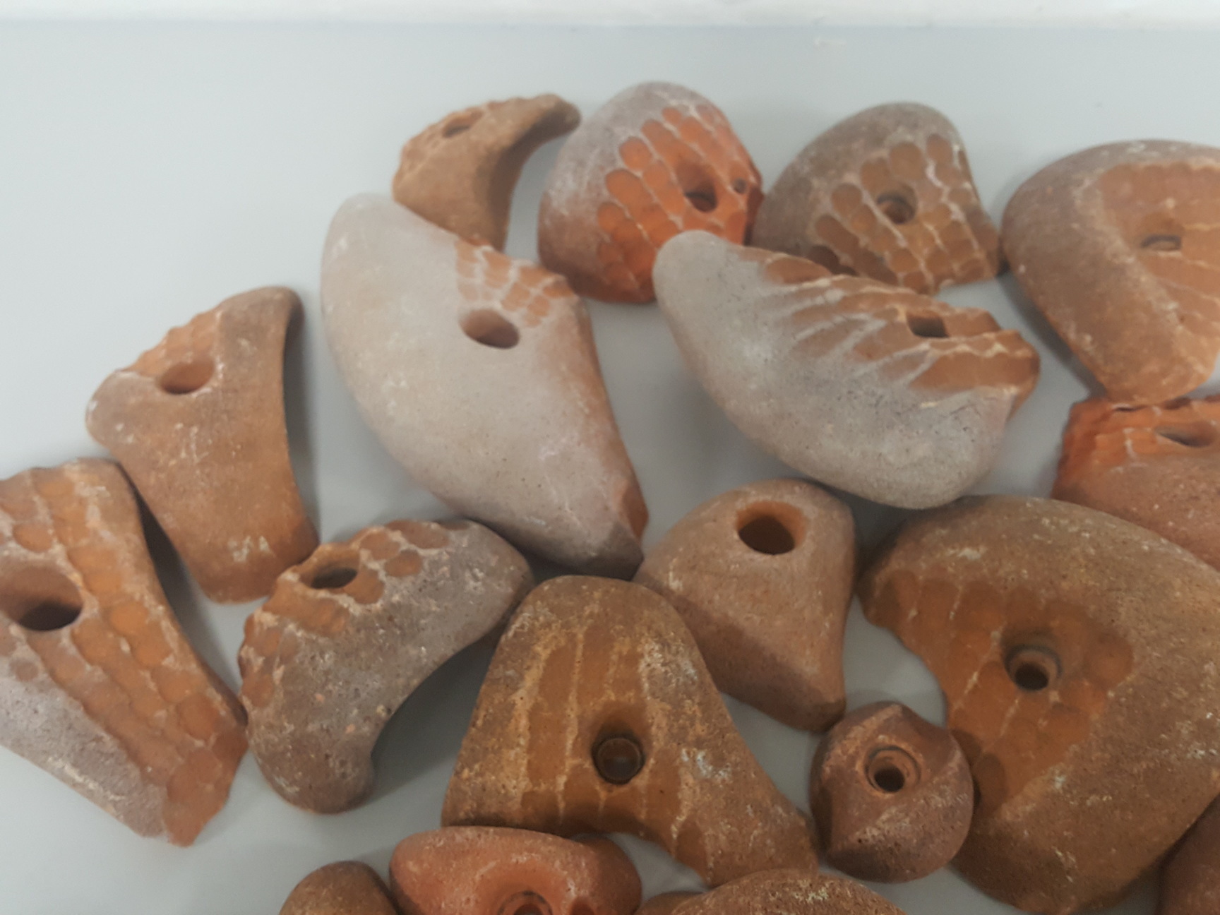 Image of Lot of 25x Orange Bouldering / Rock Climbing Grips Hand / Foot 