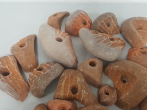 Thumbnail image of Lot of 25x Orange Bouldering / Rock Climbing Grips Hand / Foot 