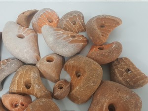 Thumbnail image of Lot of 25x Orange Bouldering / Rock Climbing Grips Hand / Foot 