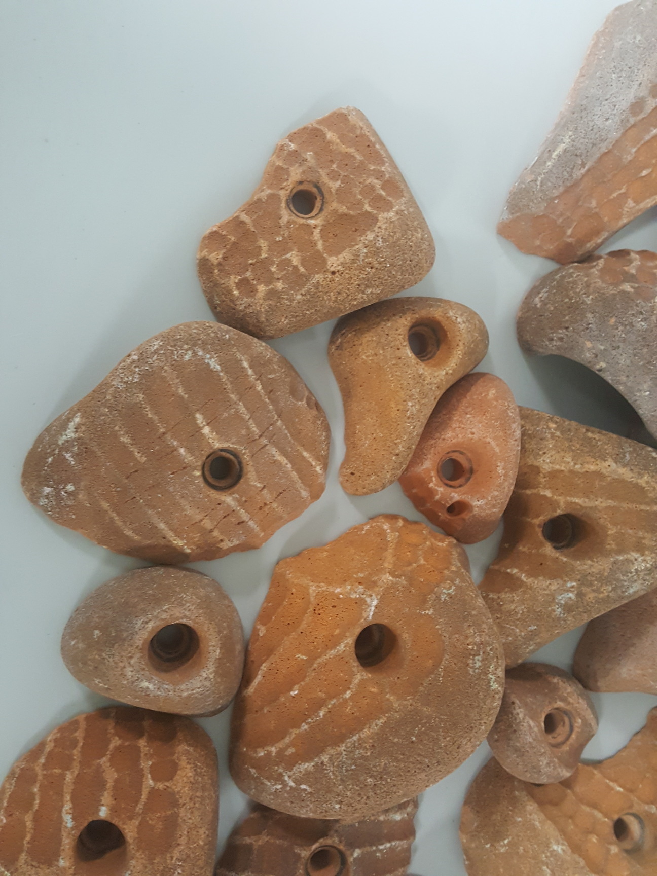 Image of Lot of 25x Orange Bouldering / Rock Climbing Grips Hand / Foot 