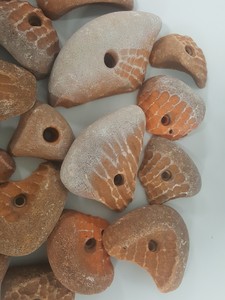 Thumbnail image of Lot of 25x Orange Bouldering / Rock Climbing Grips Hand / Foot 