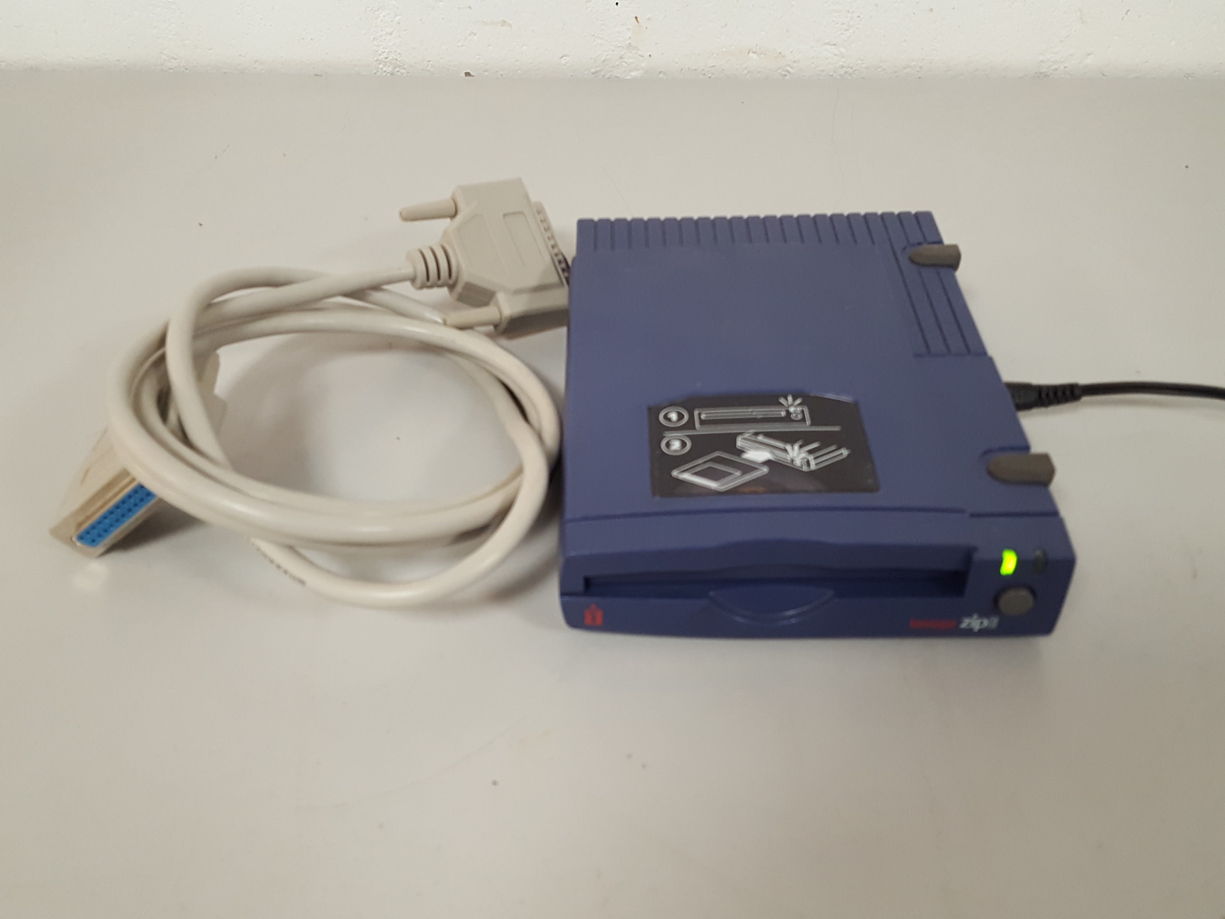 Iomega Model Z100S2 ZIP3 Drive With Parallel External Cable