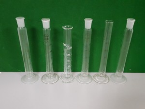 Thumbnail image of Lot of 19x Glass Measuring Cylinders Graduated 5mL to 500mL Lab