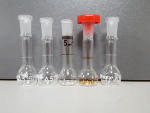 Thumbnail image of 135x Lab Glass Long Neck Volumetric Flasks 2000mL, 1000mL, Glassware 