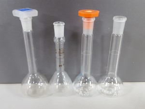 Thumbnail image of 135x Lab Glass Long Neck Volumetric Flasks 2000mL, 1000mL, Glassware 