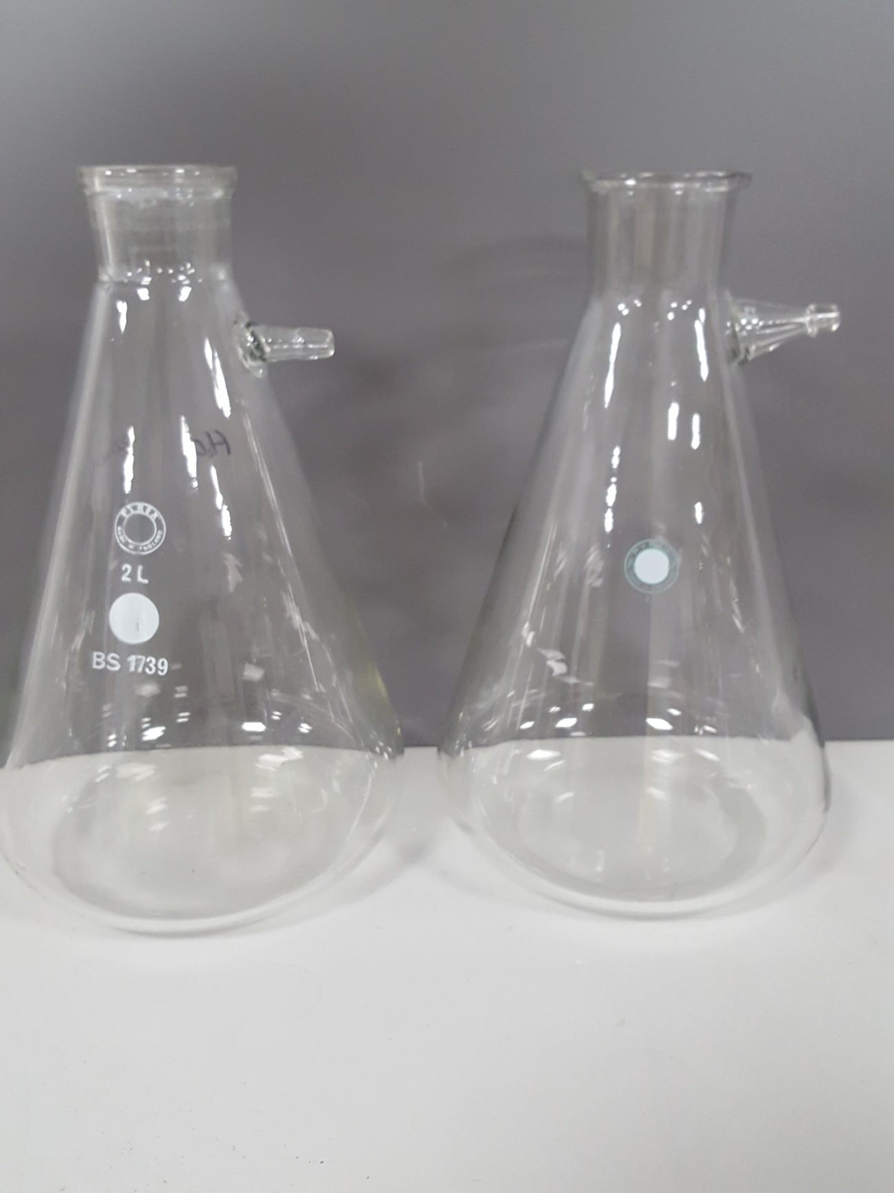 Image of 92x Conical Flasks Lab Glassware 3L, 2L, 1L, 500mL, 250mL, 100mL, 50mL, 25mL