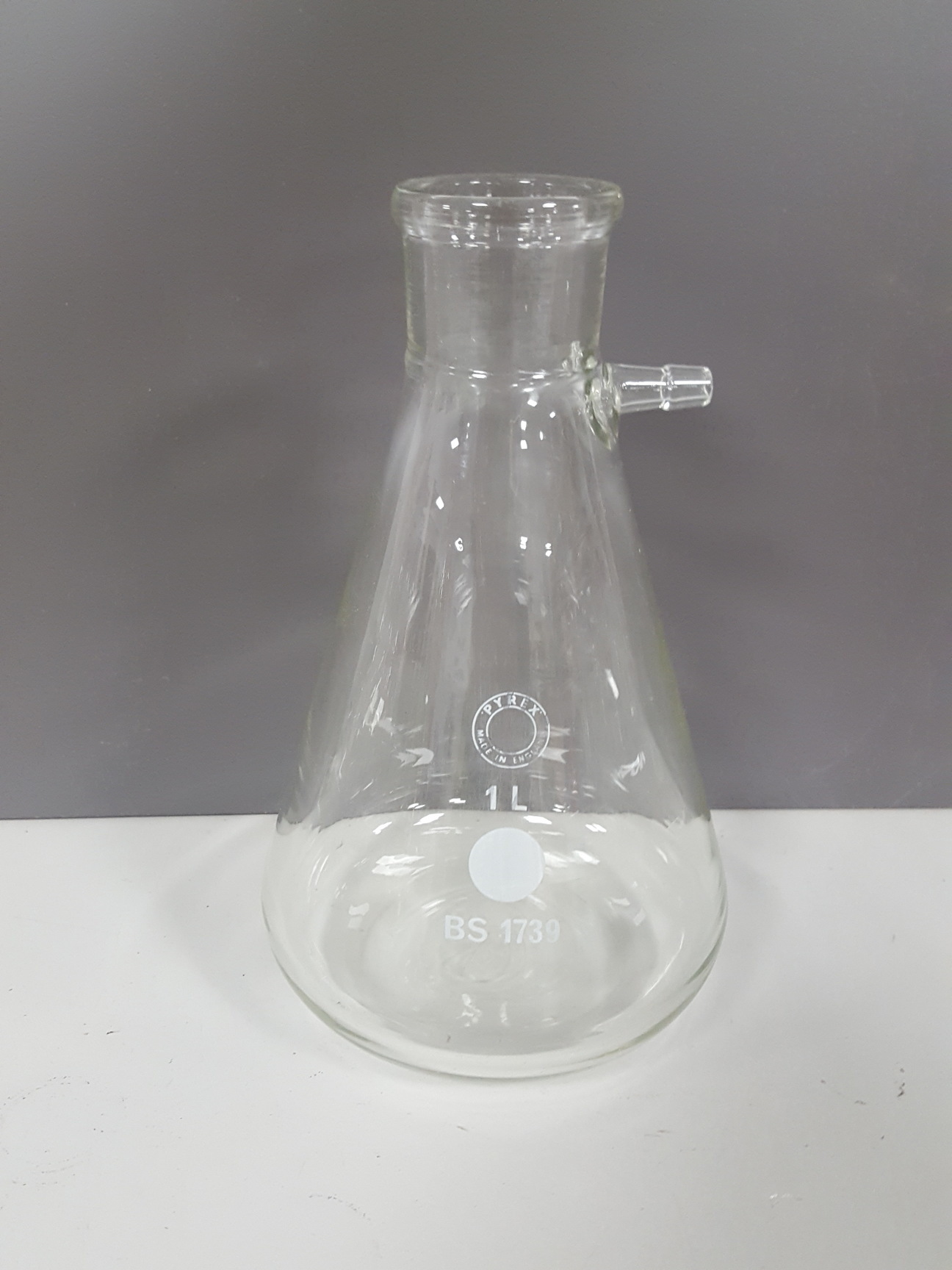 Image of 92x Conical Flasks Lab Glassware 3L, 2L, 1L, 500mL, 250mL, 100mL, 50mL, 25mL