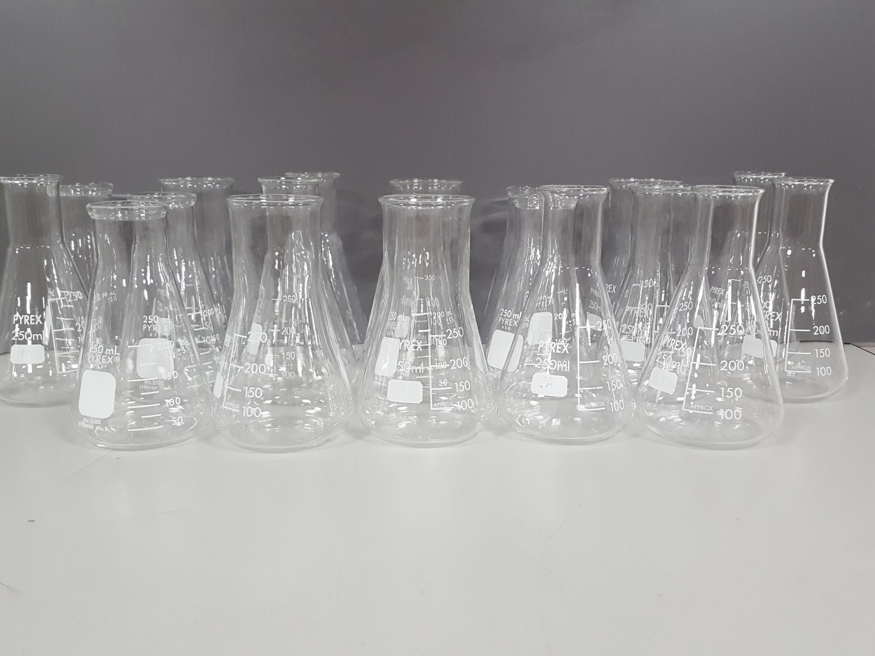 Image of 92x Conical Flasks Lab Glassware 3L, 2L, 1L, 500mL, 250mL, 100mL, 50mL, 25mL