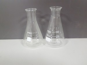 Thumbnail image of 92x Conical Flasks Lab Glassware 3L, 2L, 1L, 500mL, 250mL, 100mL, 50mL, 25mL