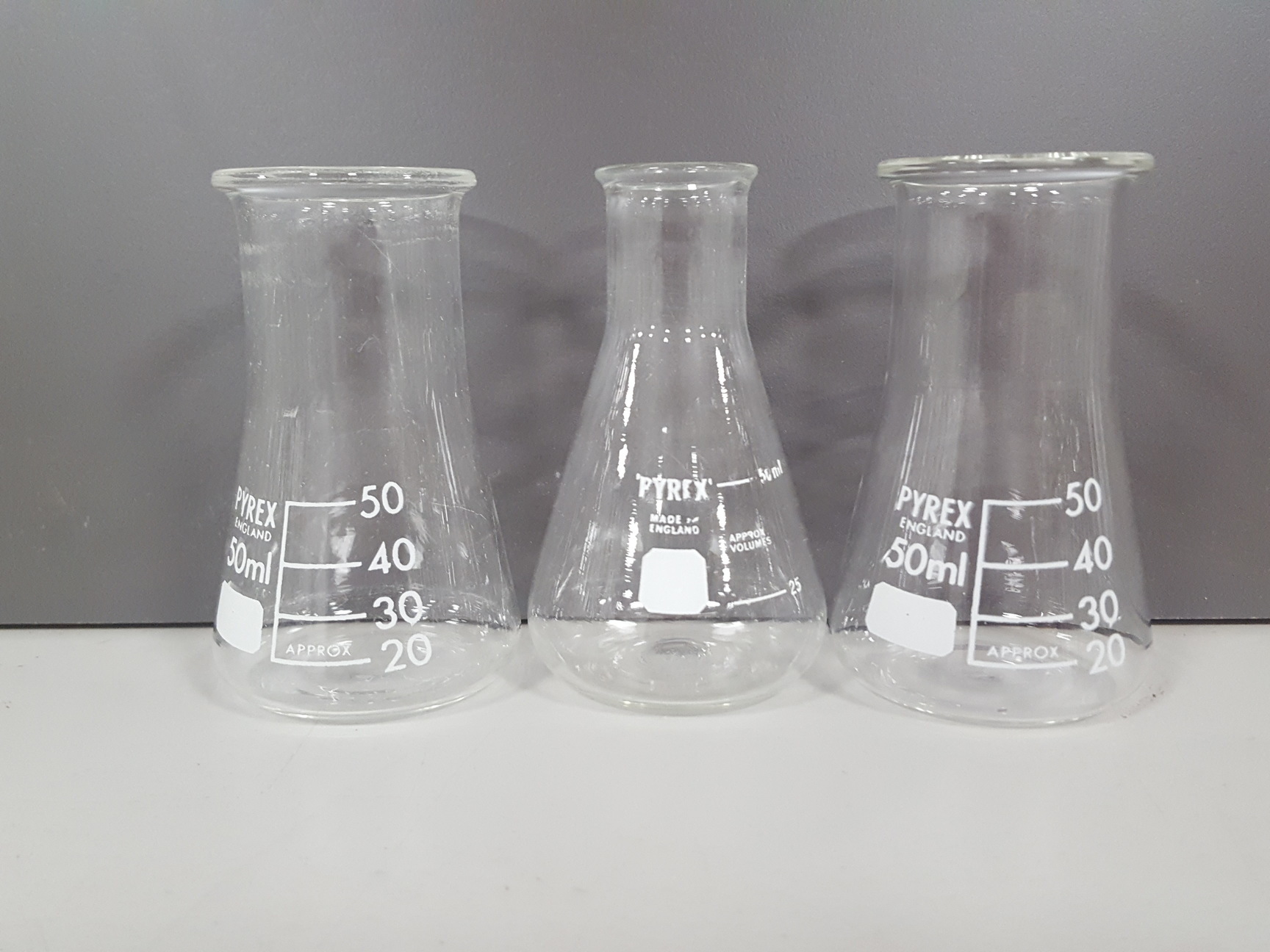 Image of 92x Conical Flasks Lab Glassware 3L, 2L, 1L, 500mL, 250mL, 100mL, 50mL, 25mL