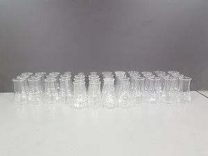 Thumbnail image of 92x Conical Flasks Lab Glassware 3L, 2L, 1L, 500mL, 250mL, 100mL, 50mL, 25mL