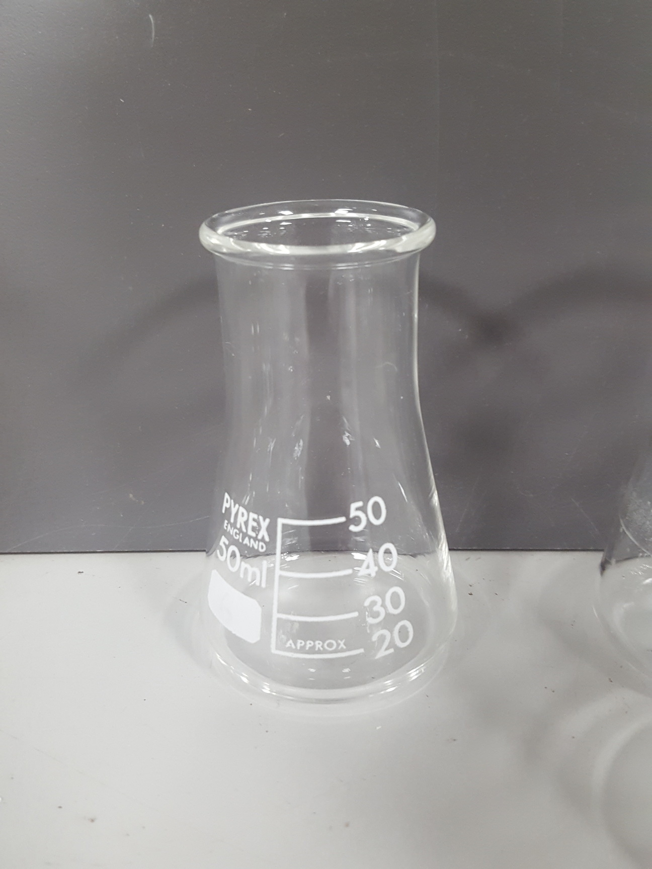 Image of 92x Conical Flasks Lab Glassware 3L, 2L, 1L, 500mL, 250mL, 100mL, 50mL, 25mL