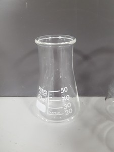 Thumbnail image of 92x Conical Flasks Lab Glassware 3L, 2L, 1L, 500mL, 250mL, 100mL, 50mL, 25mL