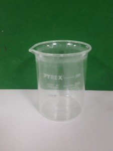 Thumbnail image of 33x Lab Glass Beakers Glassware 5000mL, 2000mL, 1000mL to 25mL