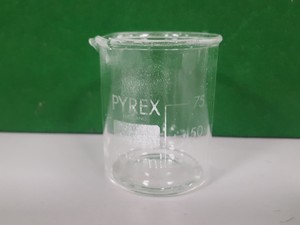 Thumbnail image of 33x Lab Glass Beakers Glassware 5000mL, 2000mL, 1000mL to 25mL