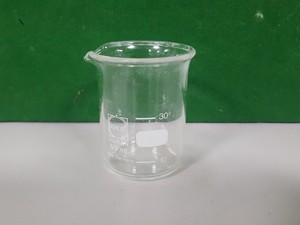 Thumbnail image of 33x Lab Glass Beakers Glassware 5000mL, 2000mL, 1000mL to 25mL