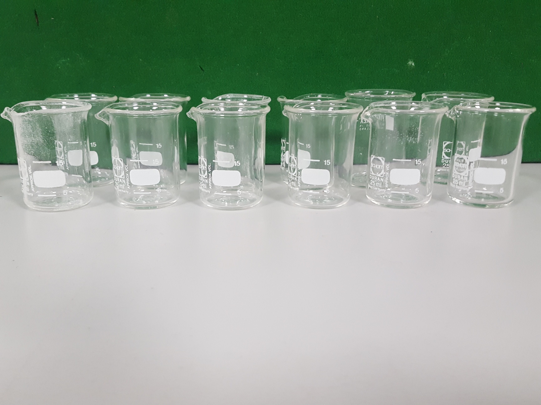 Image of 33x Lab Glass Beakers Glassware 5000mL, 2000mL, 1000mL to 25mL