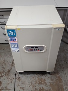 Thumbnail image of Sanyo MCO-18AIC Co2 Lab Incubator