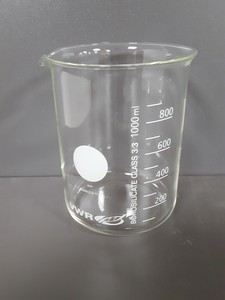 Thumbnail image of 16x VWR Lab Glass Beakers Glassware 5x2000mL, 6x1000mL, 5x600mL