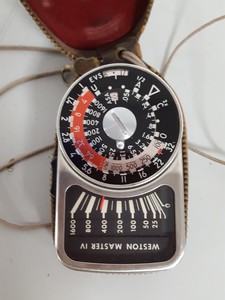 Thumbnail image of Vintage Weston Master IV Model S461-4 Universal Exposure Light Meter + case