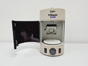 Image of Dentsply TRIAD 2000 Dental Visible Light Curing System Lab
