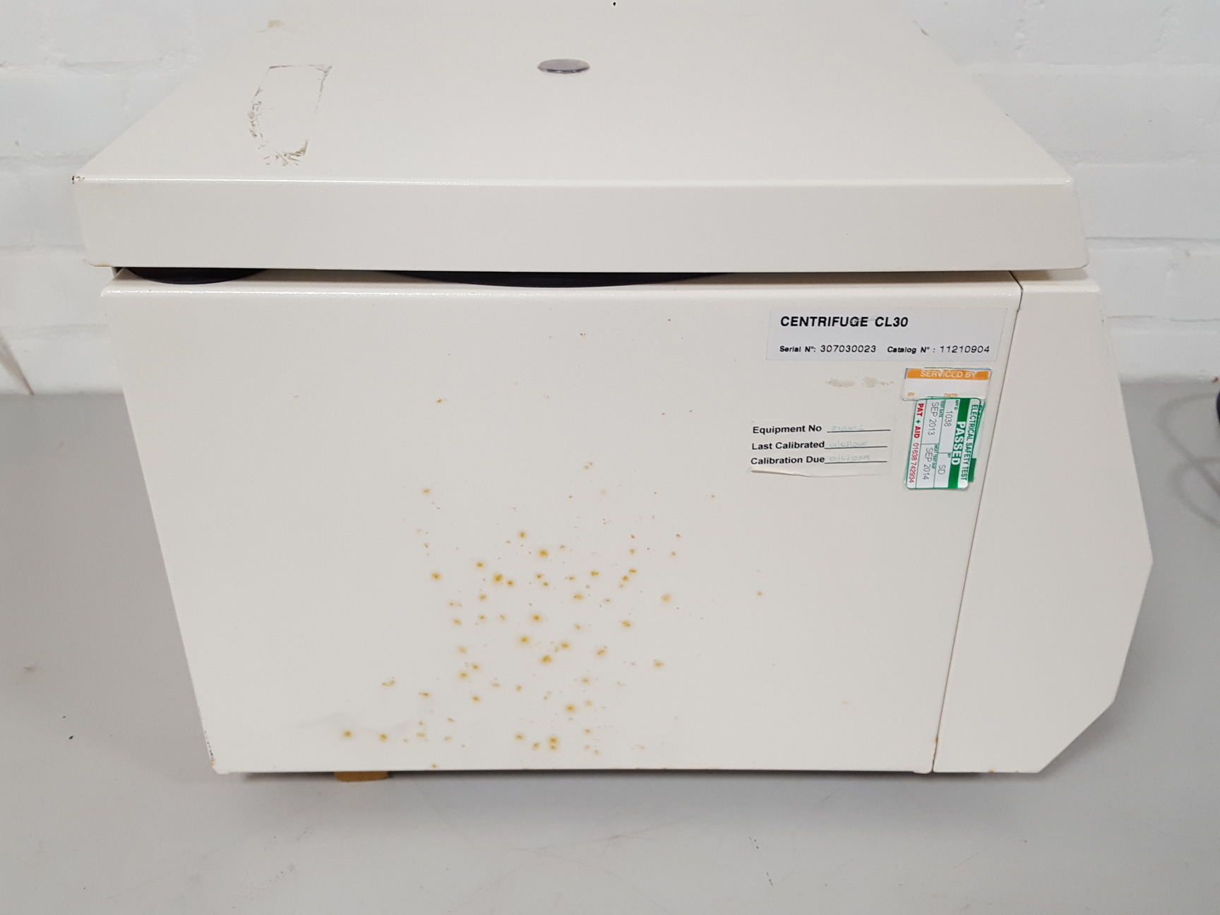 Image of Thermo Scientific IEC CL30 Centrifuge Lab + T20 Microplate Rotor