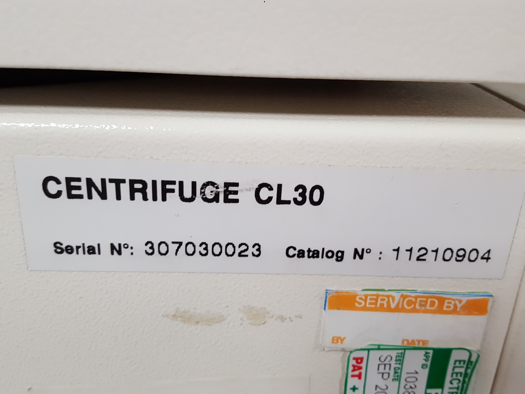 Image of Thermo Scientific IEC CL30 Centrifuge Lab + T20 Microplate Rotor