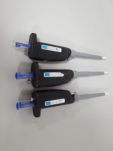 Thumbnail image of 8x Lab Pipettes Lab Volac 10-100ul, 1-10ul, Gilson P20, P100, Finnpipette 4500