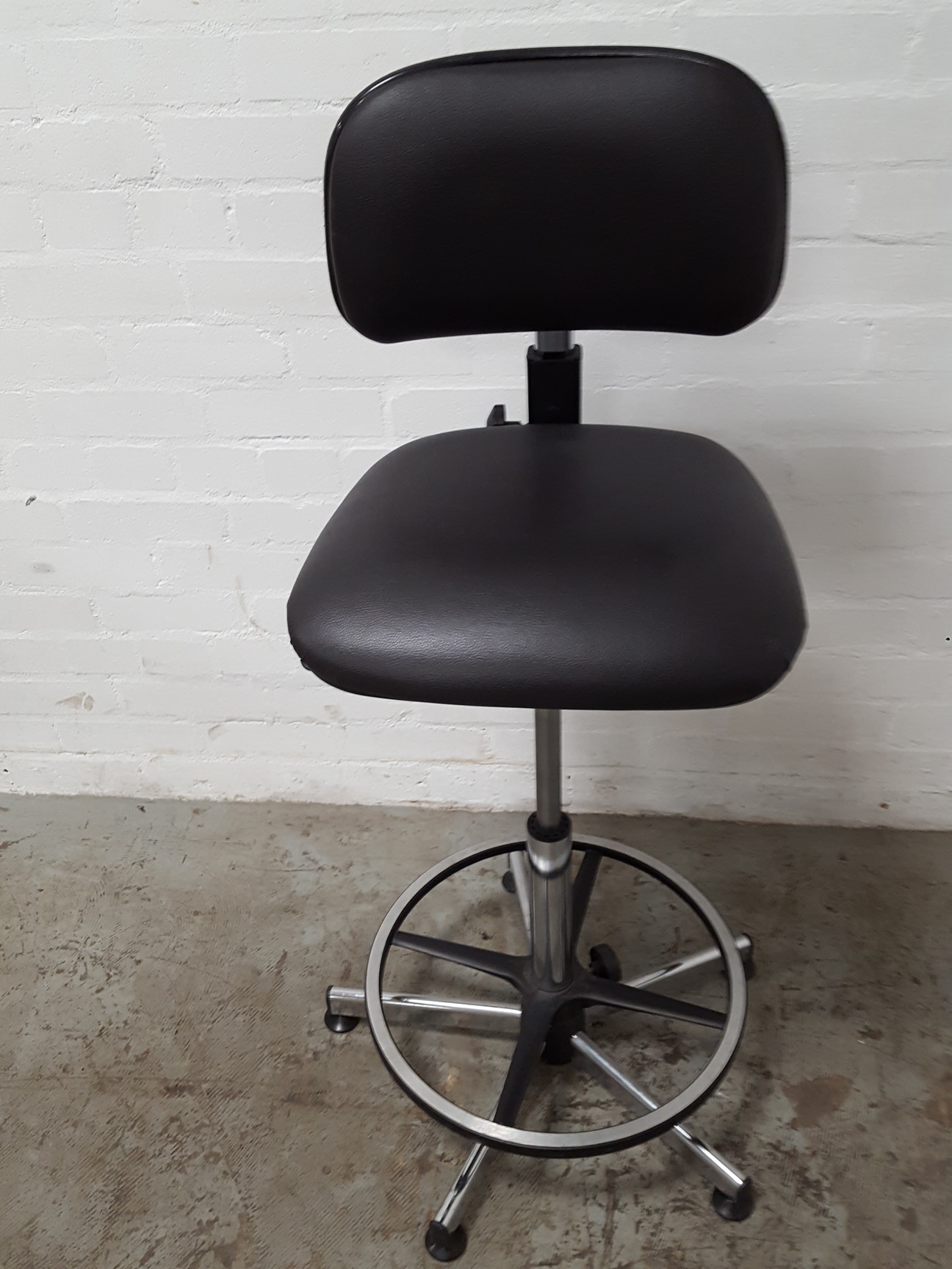Image of 3x VWR Lab Chairs With Adjustable Back & Foot Rest