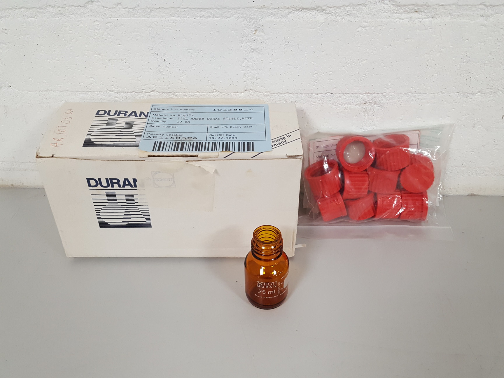 Image of 11x Schott Duran 25ml Glass Bottles With 10 Lids Lab Glassware