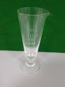 Thumbnail image of 17x Lab Glassware Pieces, Pestle & Mortars, Pouring Flasks Beakers Filters Glass