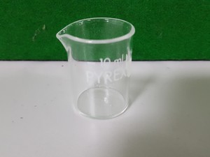 Thumbnail image of 17x Lab Glassware Pieces, Pestle & Mortars, Pouring Flasks Beakers Filters Glass