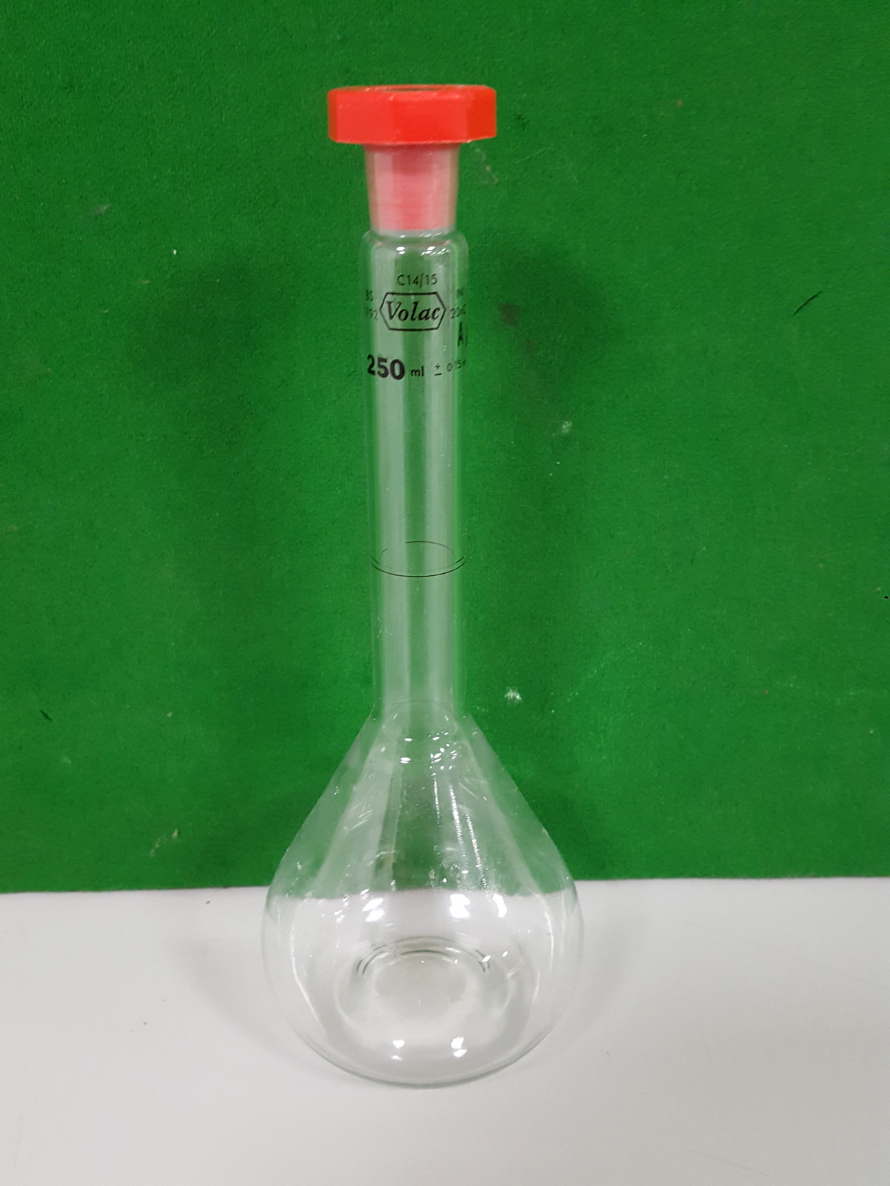 Image of 7x Volac Volumetric Flasks Lab Glassware 5000mL 1000mL 250mL 200mL 100mL 25mL 10