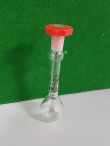 Thumbnail image of 7x Volac Volumetric Flasks Lab Glassware 5000mL 1000mL 250mL 200mL 100mL 25mL 10