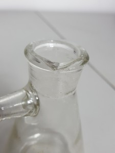 Thumbnail image of Large Lot of 31x Duran Glass Bottles & Buchner Flasks  1L 500ml 250ml 100ml Lab