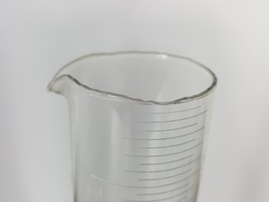 Thumbnail image of 18x Graduated Cylinders 11x 250ml 5x 500ml 2x 900ml Lab Glassware
