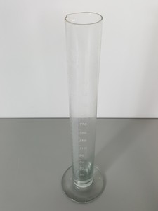 Thumbnail image of 18x Graduated Cylinders 11x 250ml 5x 500ml 2x 900ml Lab Glassware