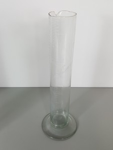Thumbnail image of 18x Graduated Cylinders 11x 250ml 5x 500ml 2x 900ml Lab Glassware